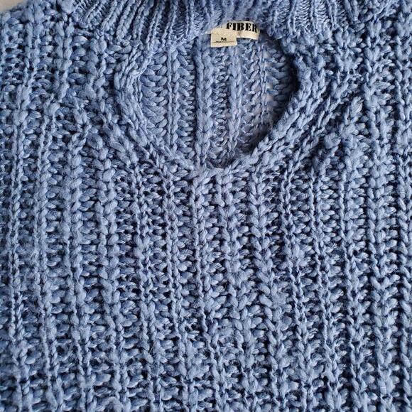 Moral fiber cropped knit keyhole sweater - Picture 4 of 8